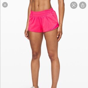 Lululemon Hotty Hot Short 2.5